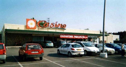 Supermarkt in St.Jean-de-Losne Hafen