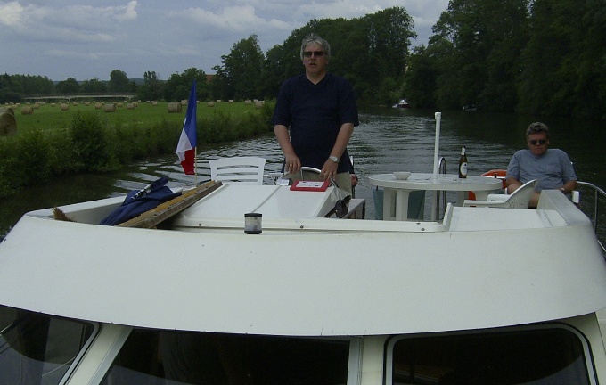 . . . der WebMaster am Steuer auf der FlyBridge.