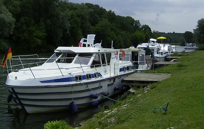 . . . am Anlegesteg von Ray-sur-Sane.