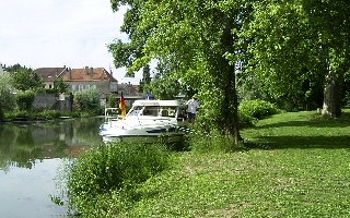 Pontailler von einem Seitenarm der Saône